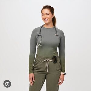 FIGS Salta under scrub in gray to olive, size XS